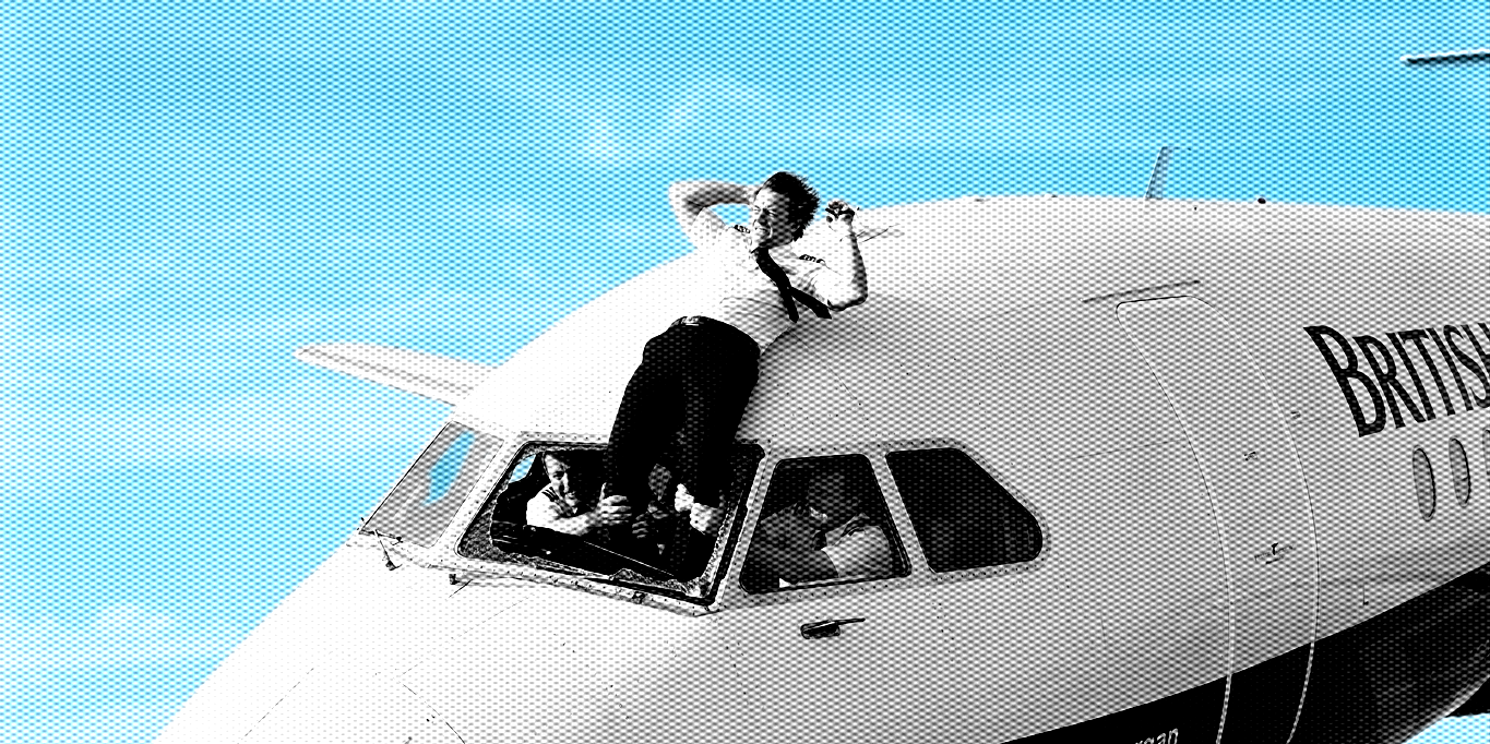 Pilot sucked out of plane British airways flight 5390 illustration